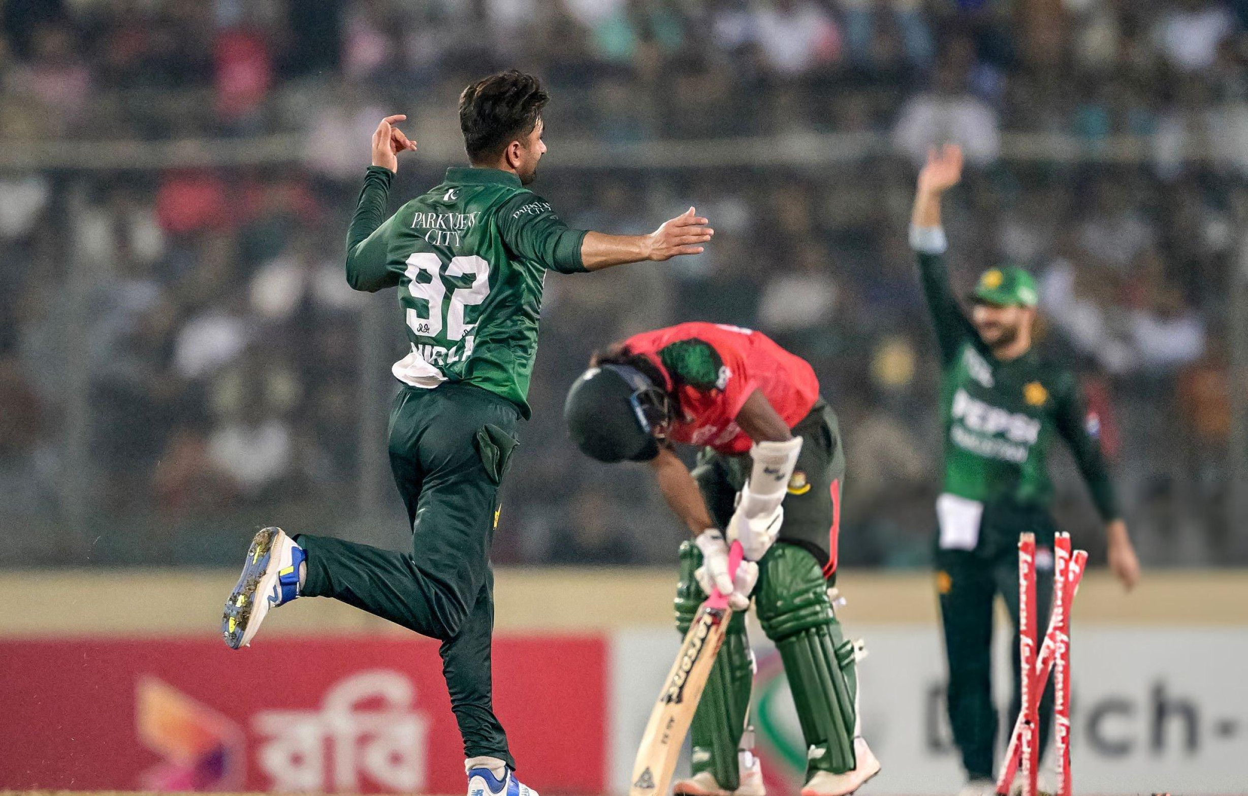 Pakistan crush Bangladesh to avoid clean sweep in final T20I Pakistan crush Bangladesh to avoid clean sweep in final T20I