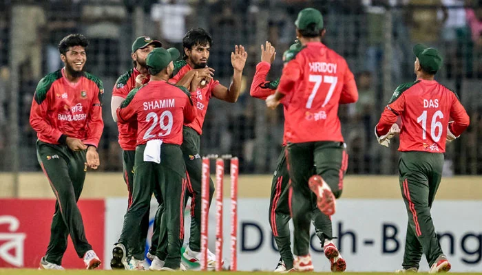 Bangladesh narrowly defeat Pakistan in the second T20I to seal series win Bangladesh narrowly defeat Pakistan in the second T20I to seal series win