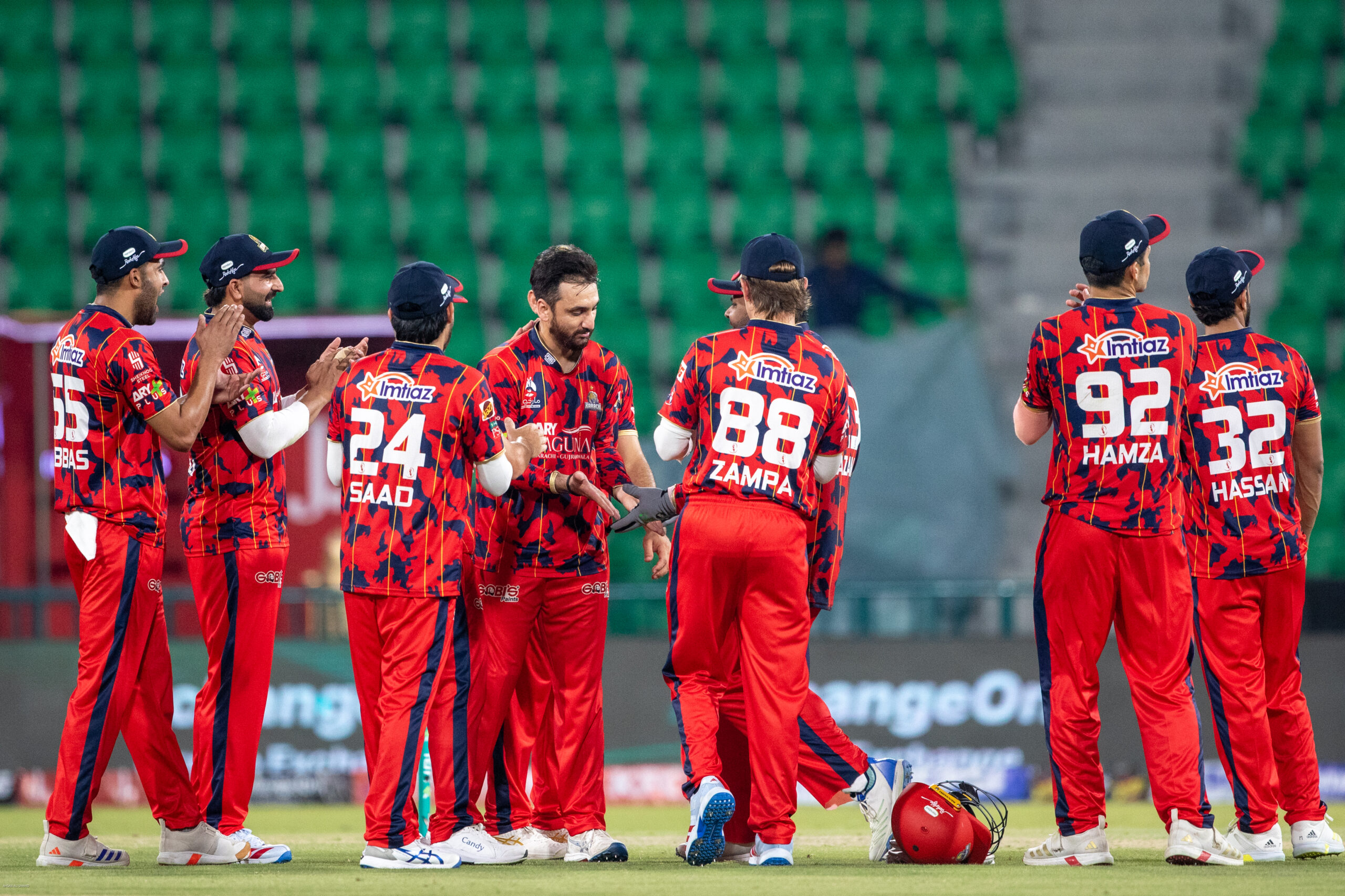 Karachi Kings Hold Nerve to Beat Qalandars in Low-Scoring Nail-Biter Karachi Kings Hold Nerve to Beat Qalandars in Low-Scoring Nail-Biter