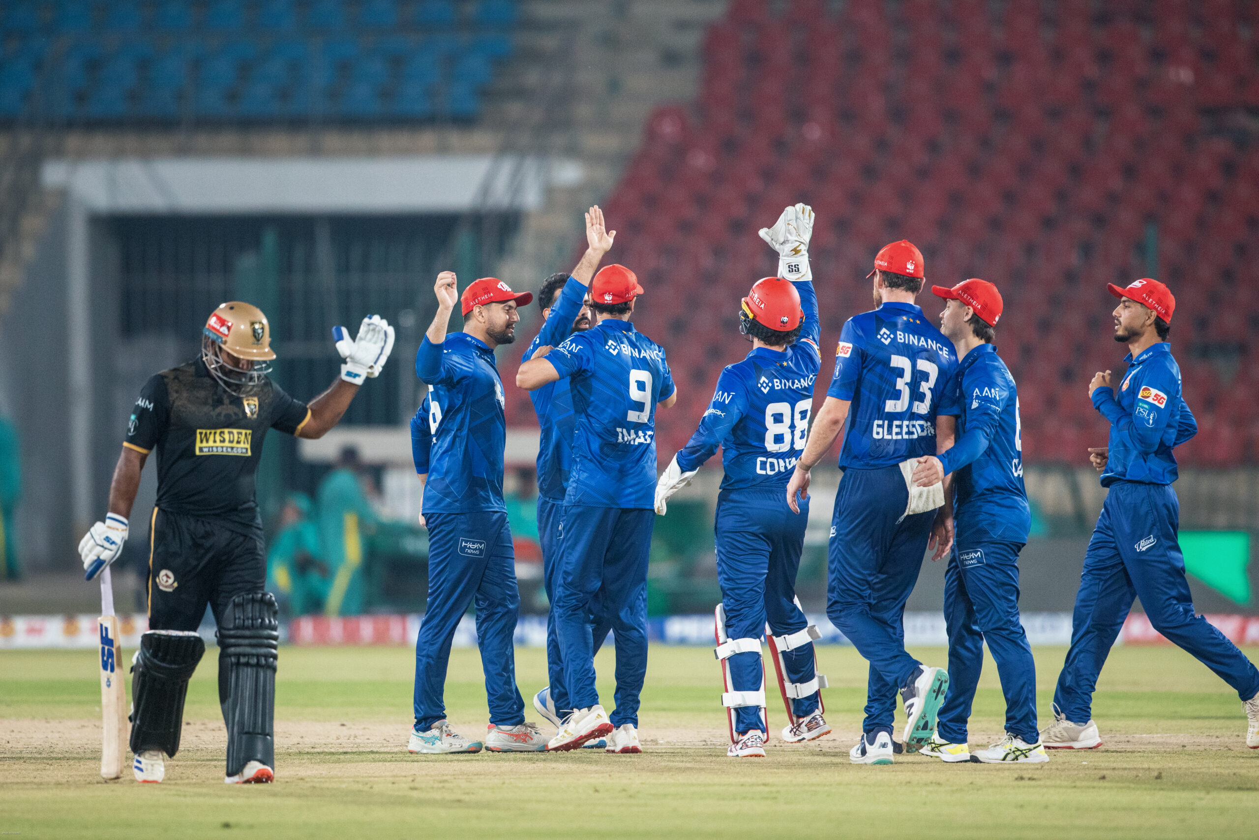 Islamabad United Storm into Playoffs with Crushing Win against Hyderabad Kingsmen