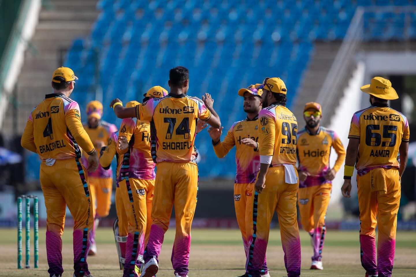 Zalmi Crush Qalandars by 76 Runs to Stay Unbeaten Zalmi Crush Qalandars by 76 Runs to Stay Unbeaten