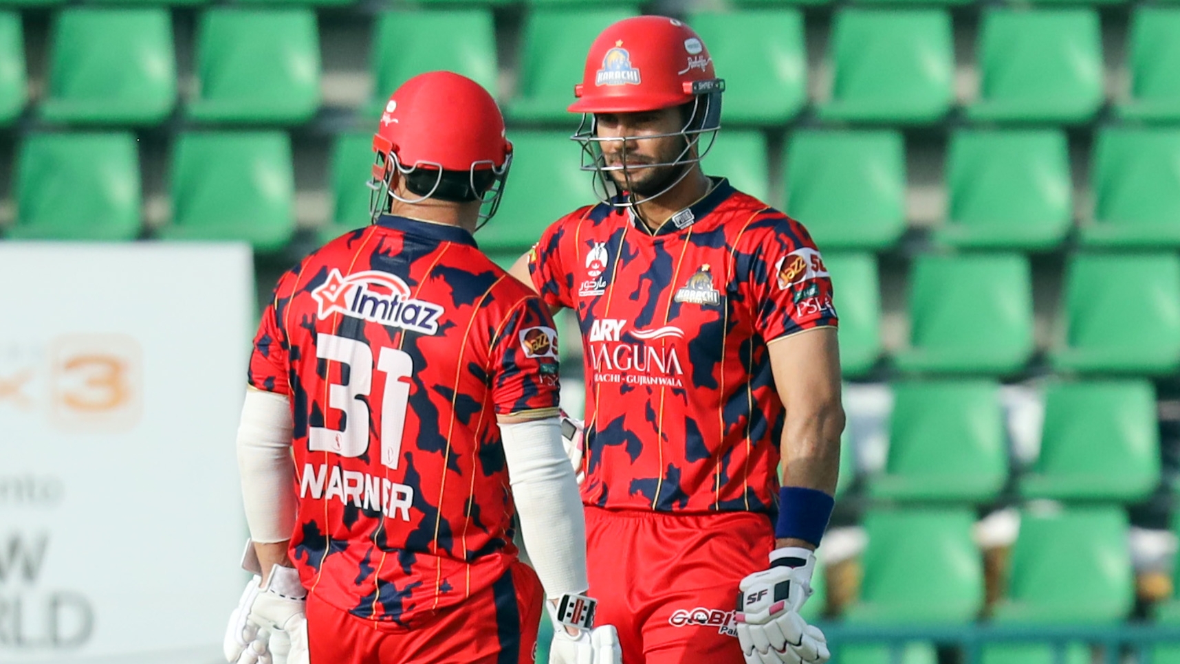 Warner and Hendricks Power Karachi Kings to Dominant Win, Knock Out Gladiators