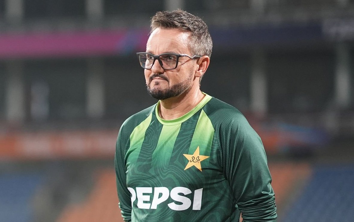 Mike Hesson Explains Why Pakistan Dropped Mohammad Rizwan Mike Hesson Explains Why Pakistan Dropped Mohammad Rizwan